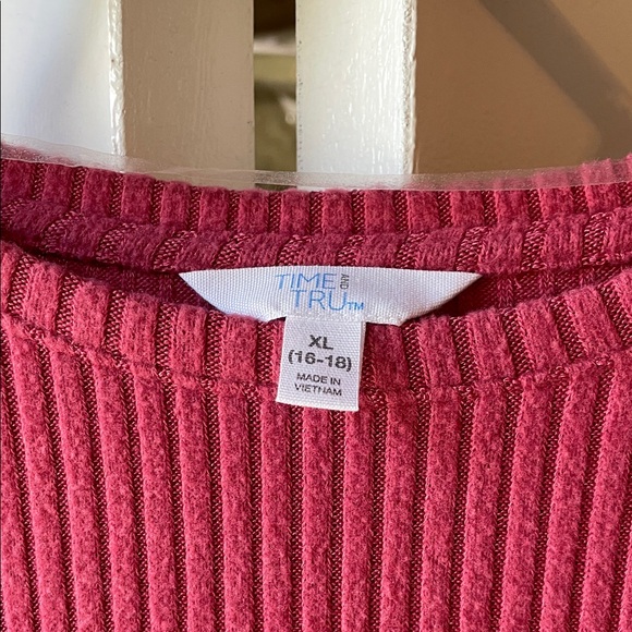 Pink/Teal Sweaters XL-set of 2 - Picture 2 of 4